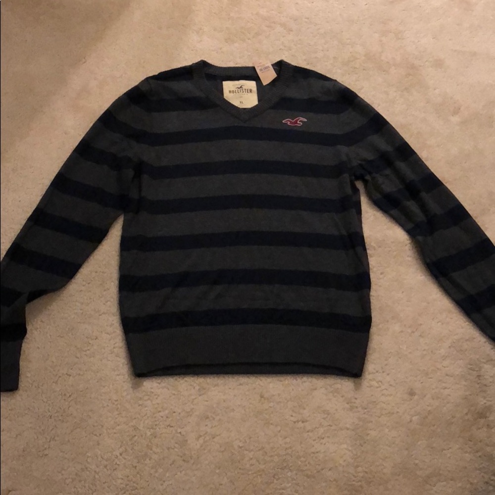 HOLLISTER NWT stripe sweater V neck